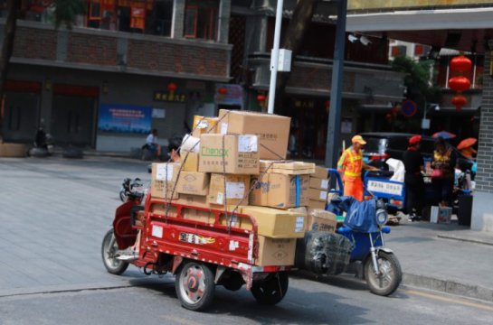 中国包裹快递量超过美、日、欧等发达经济体总和
